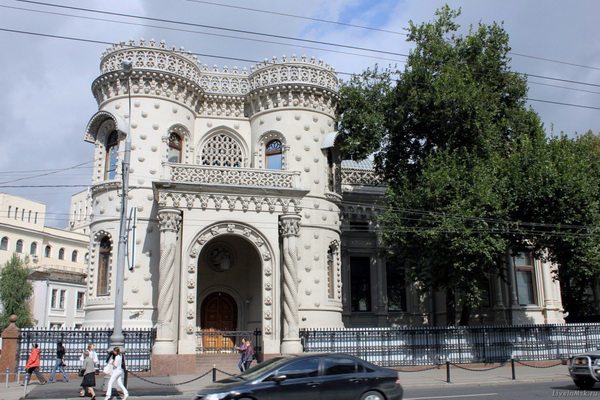 Испанское подворье