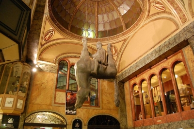 Дворец-Люцерна-конь